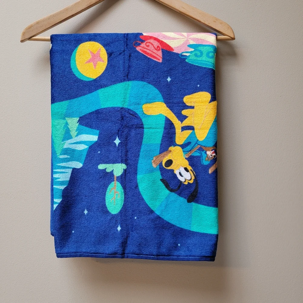 DISNEY BEACH TOWEL